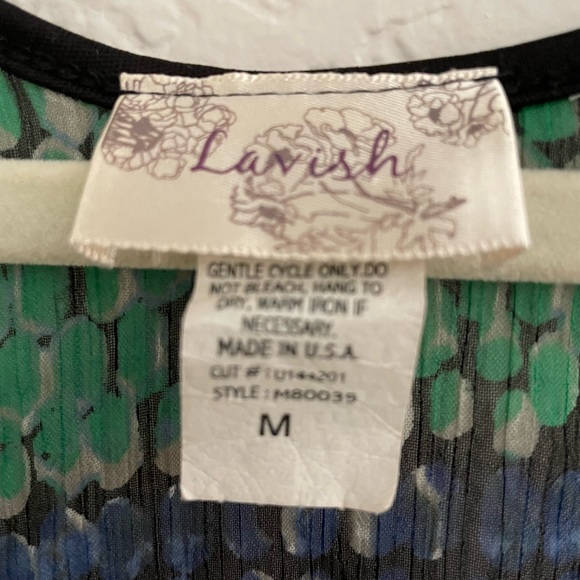 🟢bundle n save 3 for 20 designated by 🟢 green blue blouse / tank; size medium - Picture 2 of 2